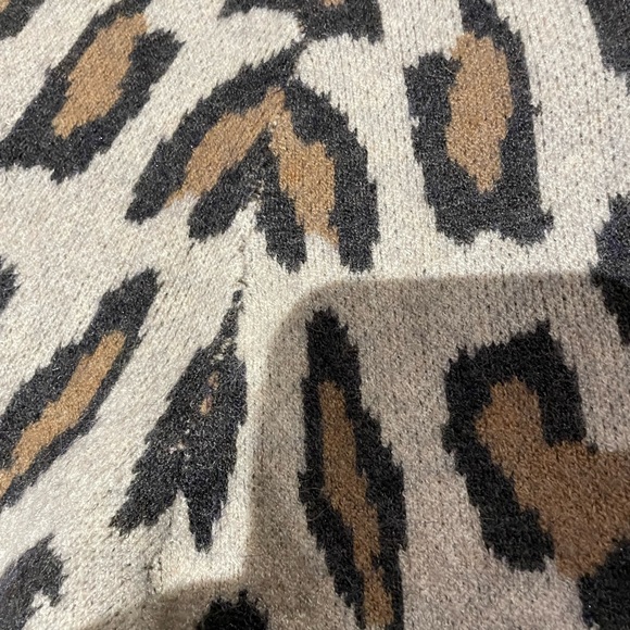 Promesa Cheetah Print Capris - Picture 6 of 6